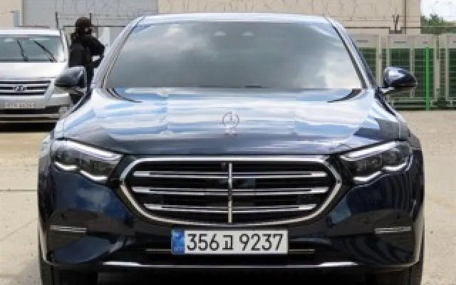 수원중고차사이트순위 E-클래스 W214 E450 4MATIC 매물 사진 5 - 2024/10 19,575km